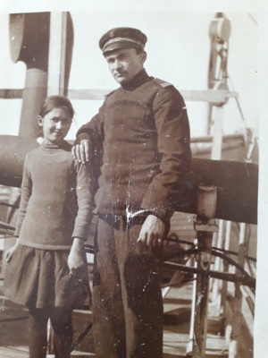 Alexandra PEMOFF enfant à bord du RION